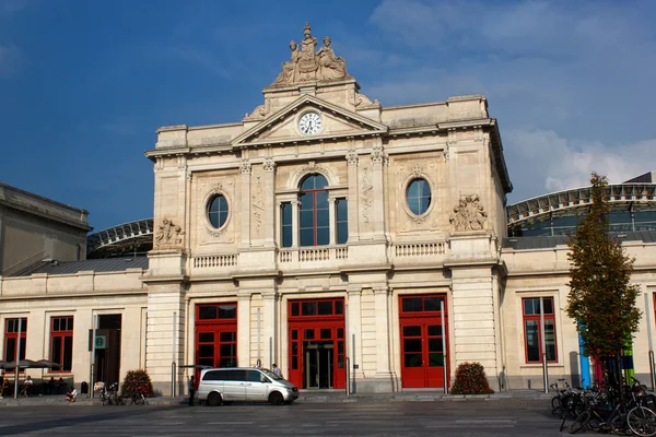 Vechea clădire a gării centrale din Leuven. Belgia . — Fotografie, imagine de stoc