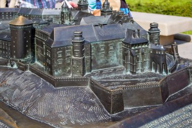 Modeli Wawel hill Royal eski kale ve diğer binalar ile. 