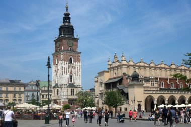 Belediye Binası ve Krakow Cloth Hall