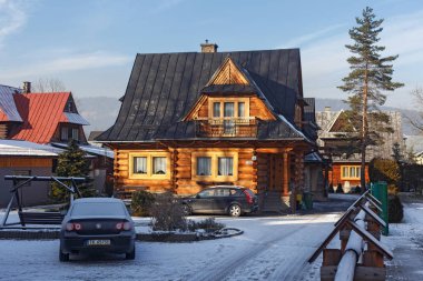 Zakopane geleneksel ahşap yazlık ev. 