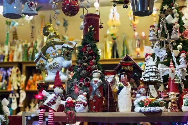 Souvenirs in einem Schaufenster in Zakopane — Stockfoto