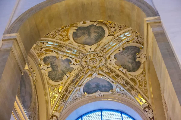 Decorazione del soffitto della cappella nella chiesa dei Santi Pietro e Paolo a Cracovia . — Foto Stock