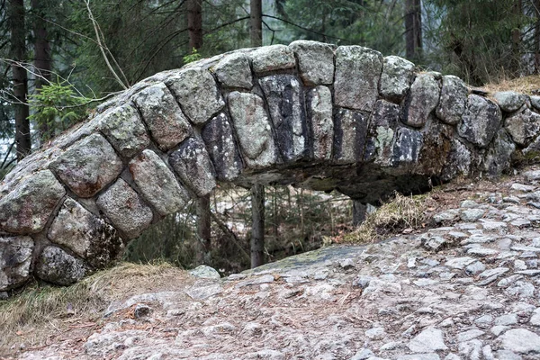 Antiguo puente de piedra . — Foto de Stock