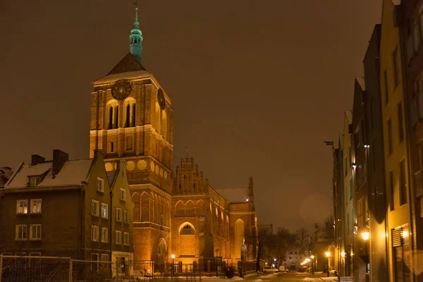 Gotický kostel svatého Jana ve starém městě Gdaňsk (Danzig). Polsko. — Stock fotografie