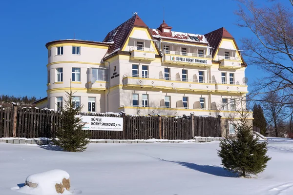 Um dos hotéis no Smokovec Tesão . — Fotografia de Stock