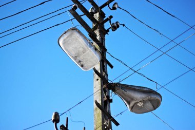 Eski sokak lambaları.