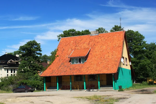 Stary niemiecki były budynek we wsi Morskoe (Pillkoppen). — Zdjęcie stockowe