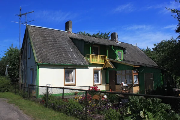 Antigo edifício alemão na aldeia de Morskoe (Pillkoppen) . — Fotografia de Stock