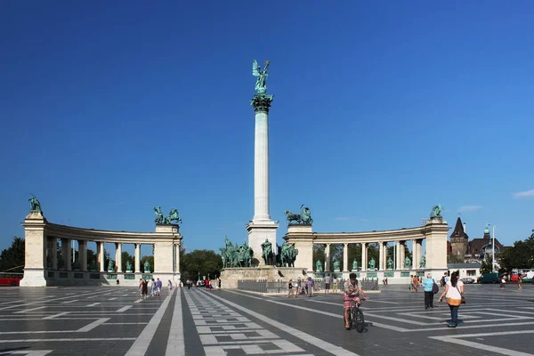 Monumento do Milênio na Praça dos Heróis em Budapeste, Hungria . — Fotografia de Stock