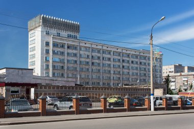 Çok katlı Kızıl Zhar otel. Eski tarihi bina Sovyet kere inşa edilmiştir. 