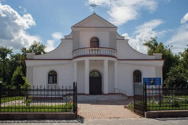 La Chiesa Cattolica Romana del Sacro Cuore di Gesù a Petropavl . — Foto Stock