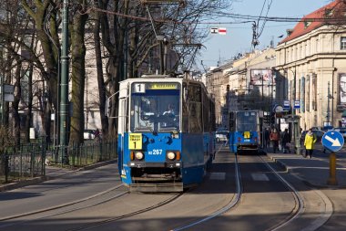 Krakow tarihi bölümünde tramvay Konstal 105na. 