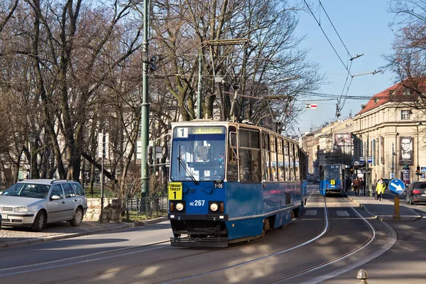 Krakow tarihi bölümünde tramvay Konstal 105na. 