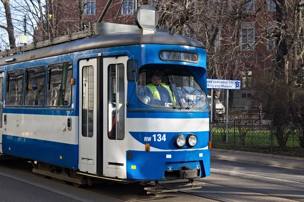 Tranvía SGP / Lohner E1 en la parte histórica de Cracovia . — Foto de Stock