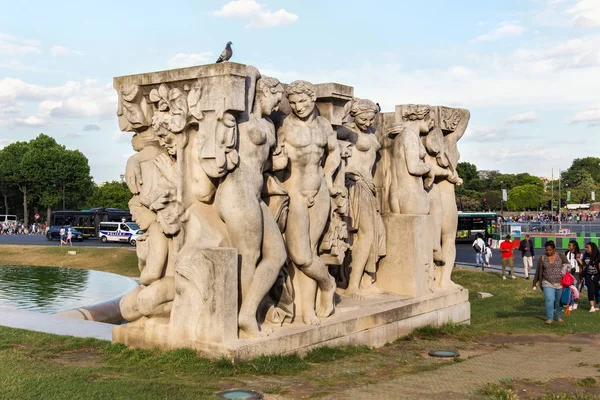 Sculptuur onder de titel - La joie de vivre. — Stockfoto