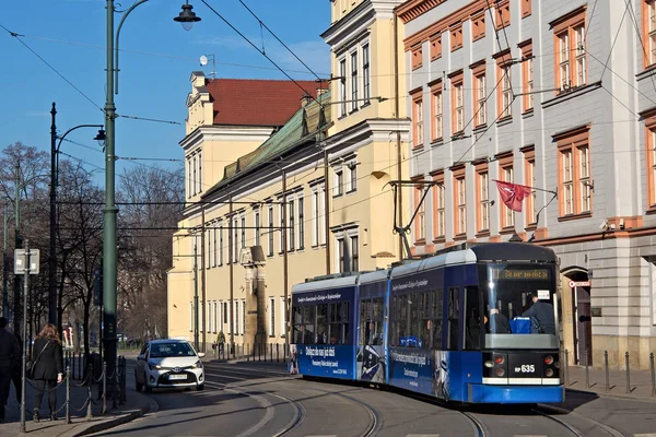 Bombardier Ngt6 Krakow tarihi bölümünde tramvay.