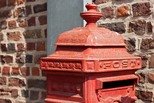 Caixa postal vermelha belga . — Fotografia de Stock