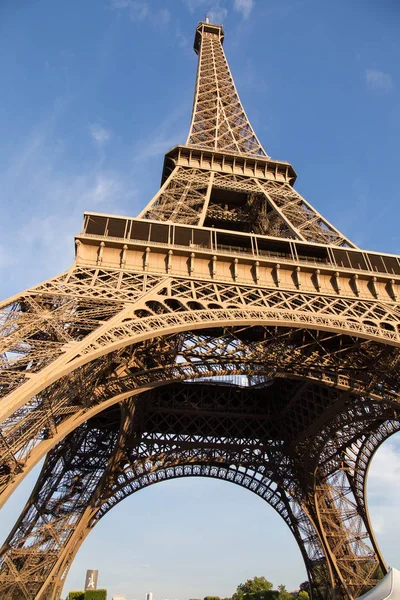Vista de la Torre Eiffel de París. Francia . — Foto de Stock