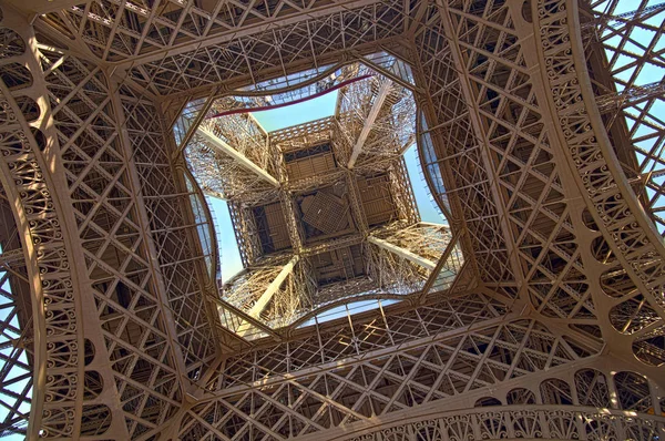 View of the detail of the Eiffel Tower in Paris. France. — Stock Photo, Image