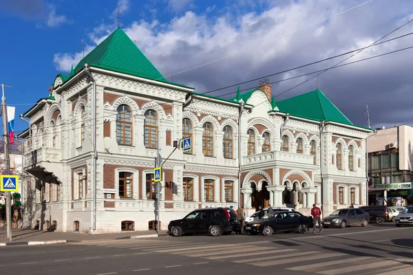 De diocesane Raad, voorheen het gebouw van het spirituele consistorie van Samara. — Stockfoto