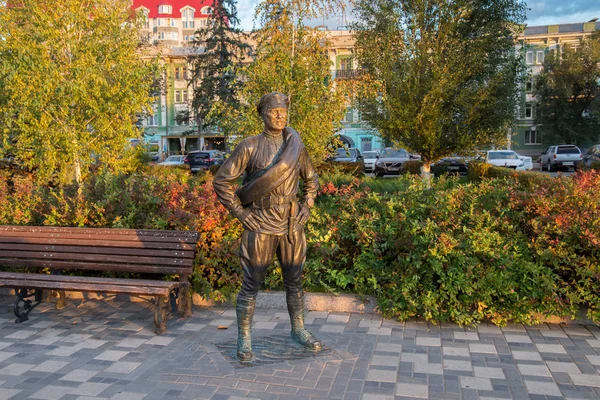 Samara, Rusland - 12 oktober 2016: Sculptuur van de kameraad Sukh — Stockfoto