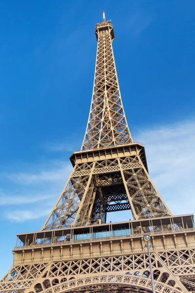 Vista de la Torre Eiffel de París. Francia . — Foto de Stock