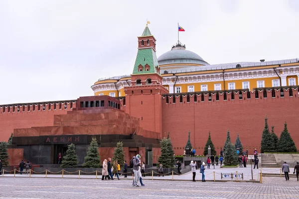 The Lenin's Mausoleum (Lenin's Tomb) on the Red Square. — Stock Photo, Image