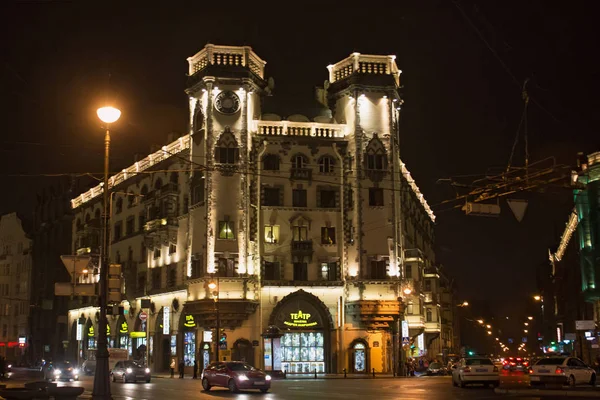 Het gebouw van het theater vernoemd naar Andrei Mironov op het plein van Lev Tolstoj. — Stockfoto