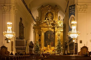 Kutsal Roma Katolik Kilisesi'nin iç çapraz