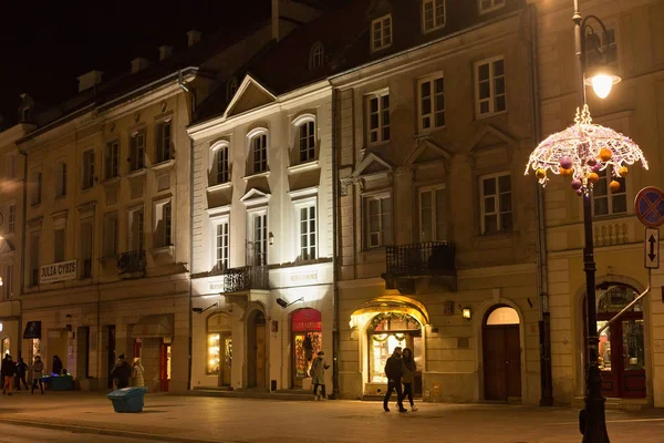Wgląd nocy Kraków Przedmieście st. w Warszawie. — Zdjęcie stockowe