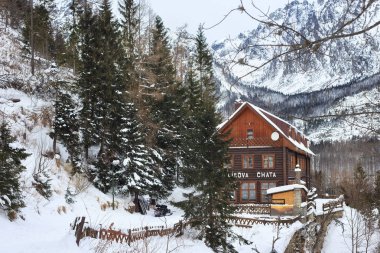 Bilikova chata denilen ahşap bir otel. 