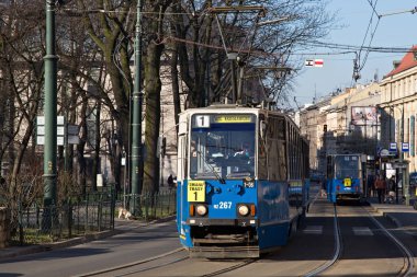 Krakow tarihi bölümünde tramvay Konstal 105na. 