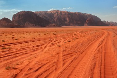 Wadi Rum çölde Ürdün için görüntüleyin. 