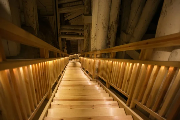 Escalera en la mina de sal de Wieliczka . — Foto de Stock