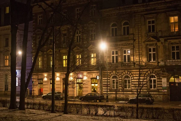 Saint Gertuda sokakta Krakow gece görünümü. — Stok fotoğraf