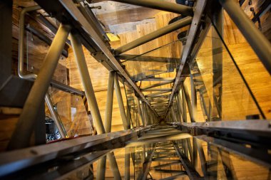 Modern ahşap merdiven Kulesi St Mary's Basilica. 