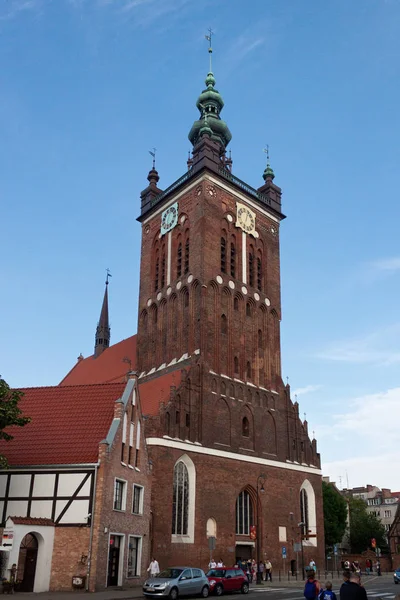 O edifício da Igreja de Santa Catarina em Gdansk . — Fotografia de Stock