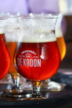 Özgün bira De Kroon marka aynı adı restoranında tatma. 
