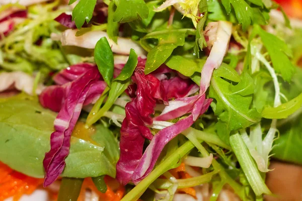 Mezclar hojas frescas de ensalada verde saludable . —  Fotos de Stock