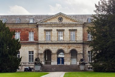 Leuven, Belçika - 05 Eylül 2014: Ana girişine Pauscollege (Papa'nın üniversite). Üniversite bir yurt Katolik Üniversitesi öğrencileri için yer.