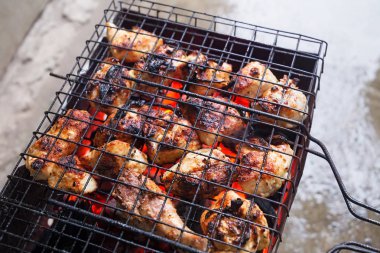 Barbekü tavuk eti ızgara dan.