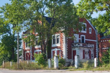 Eski Alman eski püskü Pravdinsk (önceden Friedland), Rusya bina görünüm. Pravdinsk 1312 Töton Şövalyeleri tarafından kurulmuştur. Kaliningrad (Königsberg bulunduğu 53 km. şehirdir).