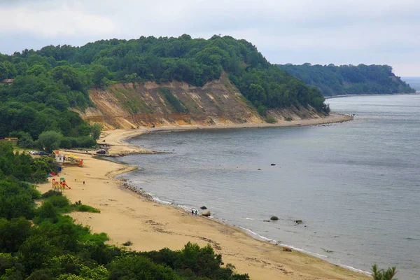 View of the cliffs and a beautiful cove on the Baltic Sea. — Stock Photo, Image