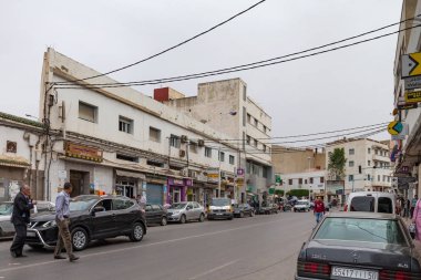 Nador 'un merkezindeki eski binalar. Fas 'ın kuzeydoğu Rif bölgesinde bir kıyı kenti ve eyalet başkentidir.. 