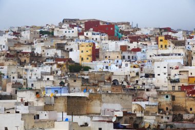 Tetouan Çeyreği 'nin renkli eski binalarının manzarası