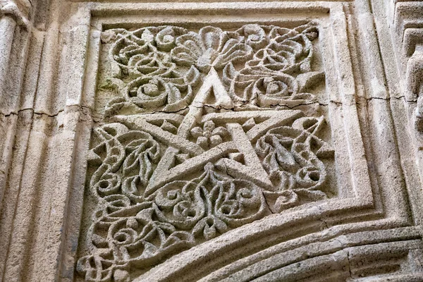 Estrela de cinco pontas como elemento decorativo na parede . — Fotografia de Stock