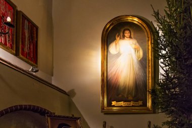 Sopot 'taki St. George Garnizon Kilisesi' nde İsa Mesih ve Kutsal Merhamet 'in saygı duyulan görüntüsü.. 