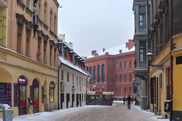 Stare budynki w historycznej części miasta w zimie. Toruń jest jednym z najstarszych miast w Polsce — Zdjęcie stockowe