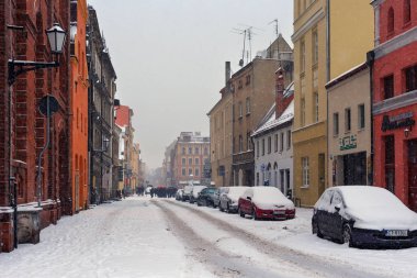Kışın şehrin tarihi bölgesinde eski binalar. Torun, ilk yerleşim tarihi 8. yüzyıla dayanan Polonya 'nın en eski şehirlerinden biridir..