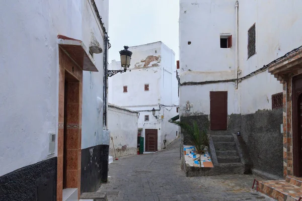 Veduta dei tipici vecchi edifici residenziali di Tetouan — Foto Stock